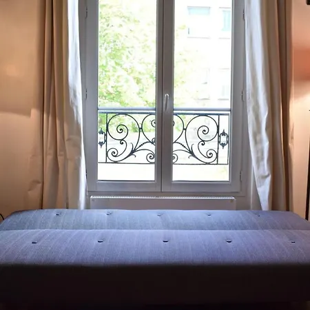 Charming 2 Bedroom Near Montparnasse * Paryż